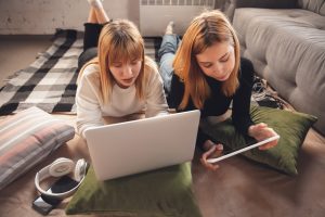 The Pros and Cons of Online Homeschooling for Middle School