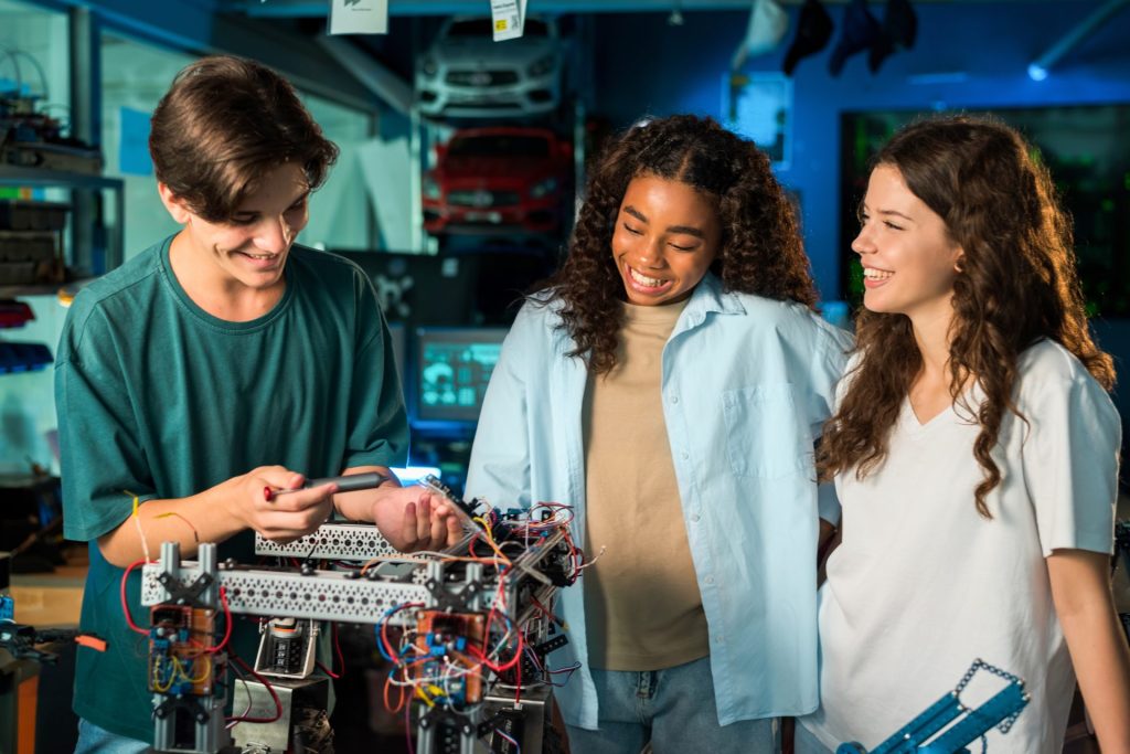 10 Online STEM Challenges and Competitions in 2024 - Legacy Online School