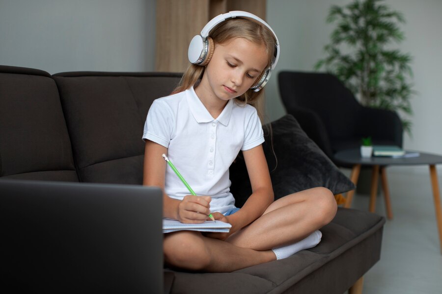 The 21st Century Classroom: Social Life in Online Schools