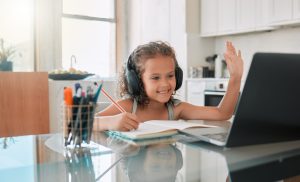 7 Best Affordable Online Classes for Kids at Outschool