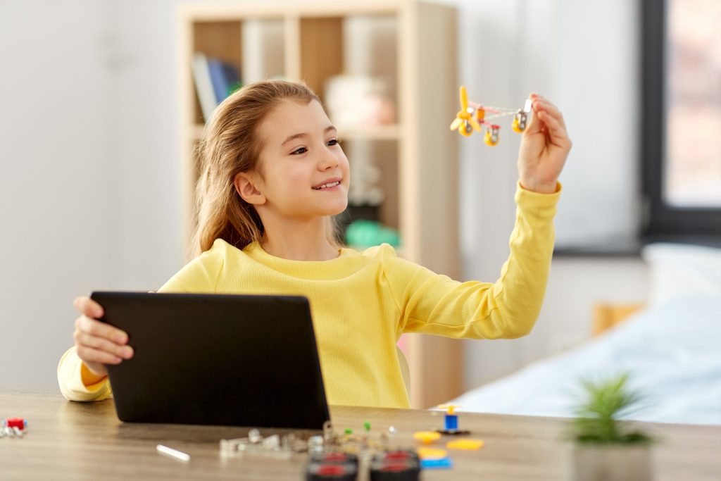 about us: award-winning online stem education for kids... 10 Benefits of Online STEM Courses for Kids in 2024 - Legacy Online School