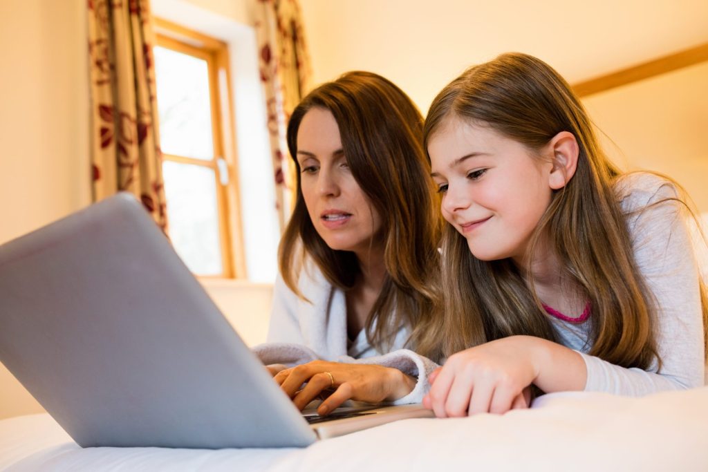 Best Online School in Romania – Which One to Choose