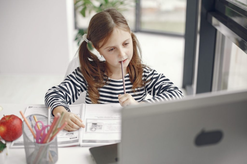 American Curriculum Explained for Families in France